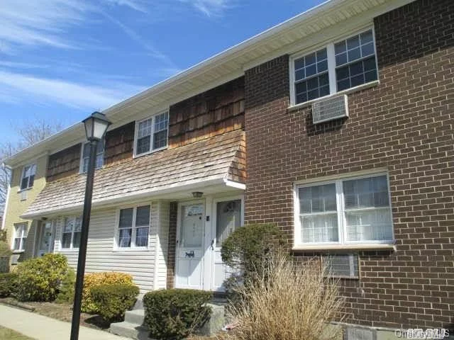 This Is A Fannie Mae Homepath Property. Bright And Airy 2 Br 1 Bath Upper Unit With Balcony In Well Maintained Complex. Lots Of Closet Space. Heat, Water And Sewer Included In Maintenance. Clubhouse And Laundry At Complex. Close To L.I.R.R. Commuter Station, Shopping And Restaurants.