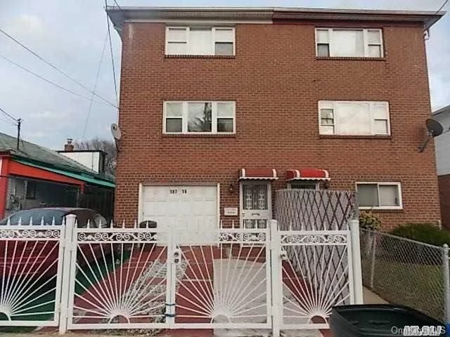 Beautiful Brick Duplex, Possible Mother/Daughter With Proper Permits. Featuring 4 Bedrooms, Spacious Living Room, Dining Room And Kitchen. Lots Of Closet Space. Close Proximity To Transportation And Shopping. Minutes From Major Highways And Jfk Airport.