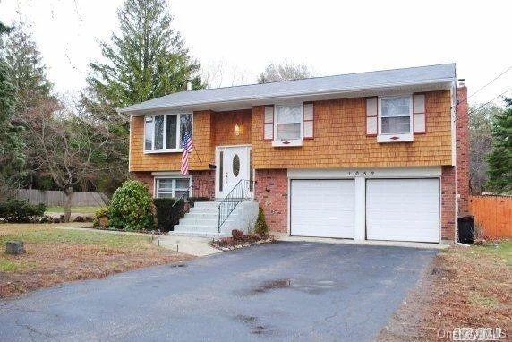 Beautiful Home With Quality Wood Cabinetry, Granite Kitchen And Stainless Appliances. New Roof And Refinished Wood Flooring. Huge, Shy 1 Acre , Landscaped, Private Yard With Gorgeous Inground Pool (16X32) . Close To Tanger And Less Than 5 Minutes To Lirr.