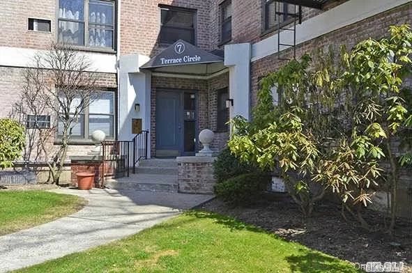 Sunny & Spacious First Floor Large One Bedroom Unit With Garden Views, Freshly Painted, Hardwood Floors, Plenty Of Closets For Storage, Great Neck Terrace Community Amenities Include, Parking, Olympic Size In-Ground Pool,  Playground, Basketball & Volley Ball Ct, Minutes To Lirr And Shopping,  Laundry Area In Complex, Pet Friendly!