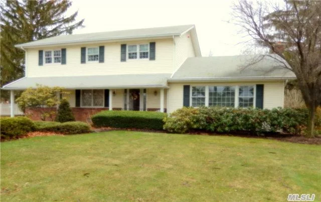 Pristine Large Center Hall Colonial With Legal Access Apartment #29911. This Home Has Pride Of Ownership Through Out. Country Club Yard Complete With Delightful Outdoor Living Space Features In Ground Pool W/New Liner. Newer Baths, Updated Kitchen, Cac Redone In 2014. Open & Spacious Floor Plan Perfect For Family Living And Entertaining. Don&rsquo;t Miss Out..