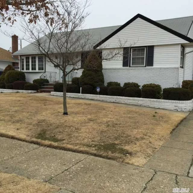 Lovely 3Br, 2Bth Ranch Featuring Hw Floors, Eik W/Updtd Cabinets And New Fridge, Formal Dr, Newly Updtd Bth, Cac, Igs, 2Car Det. Garage, Ose To Full Fin. Bsmt W/Bth, New Heating Sys., Bbq Hook-Up To Gas And Hook-Up For Generator.