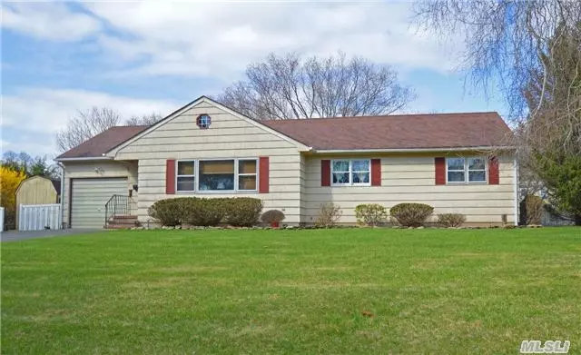 3-Bed, 1.5-Bath Ranch Home Just Outside Greenport Village. Perfect For A Weekend Getaway Or Year Round Enjoyment.
