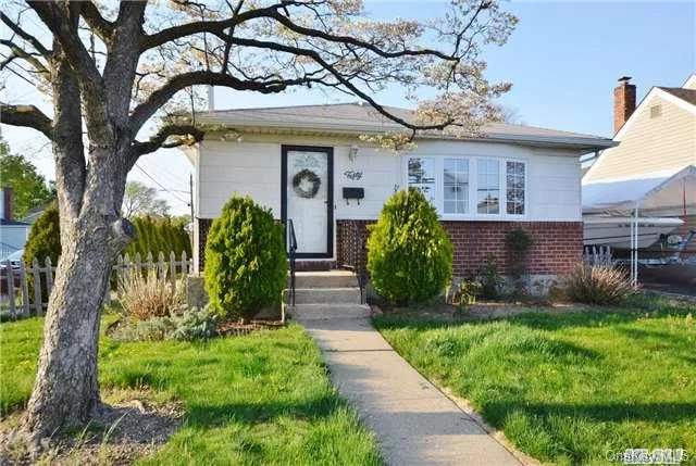 Updated Ranch W/ 1.5 Car Detached Garage! New Gas Boiler, Updated Kitchen, Bath & Windows.Newly Redone Hardwood Floors. Basement Has Ose, And Half Bath. Great House! Just Unpack And Move In!