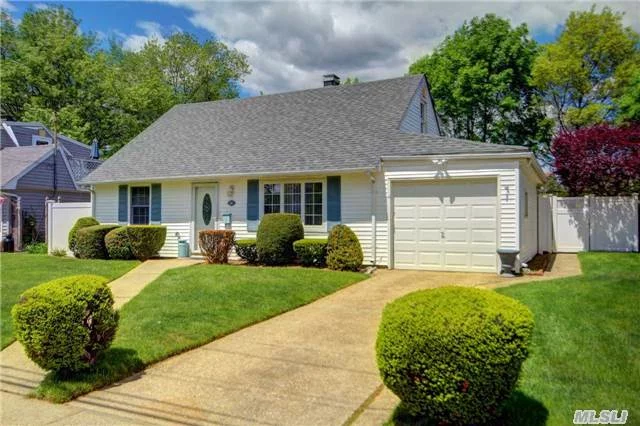 Super Clean And Updated Ext Cape In Arlyn Oaks! Lg Fdr! Upd Eik! 2 Full Updated Baths! 3 Large Bedrooms! Ext Family Room W Brick Fpl And Sliders To Yard! Great Curb Appeal! Move Rt In And You Are Ready To Go !! Gar! Upd Windows, Heating, Roof And More !