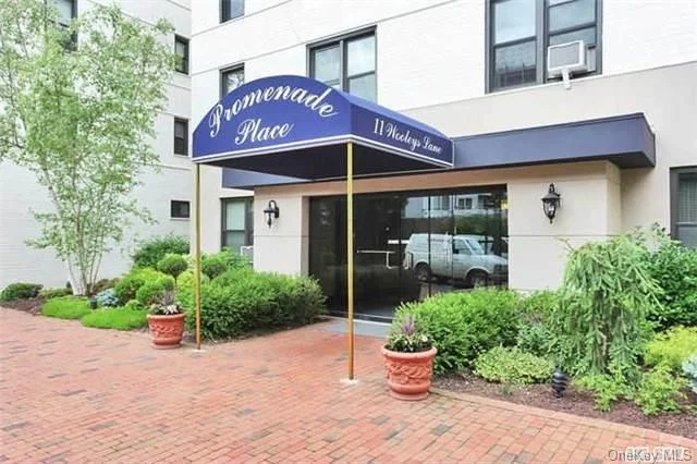 Beautiful, Sunny & Spacious 2/3 Bedroom Co-Op. In The Heart Of Great Neck. Move-In Condition. Large Lr/Dr, Gleaming Hardwood Flrs, Lots Of Closets. Include One Free Indoor Parking Spot. Close To Everything: Shops, Schools, Parks, Worship And Transportation. Only 28 Minutes To Manhattan On The Long Island Railroad.