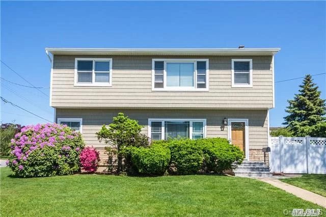 Fully Updated And Ready To Move In! Walking Distance To Bethpage Community Park, Bethpage Hs, Tennis Courts, Year Round Ice Rink, Less Than 1 Mile To Lirr And Bethpage State Park. Gas Heating, Nice Yard Space,