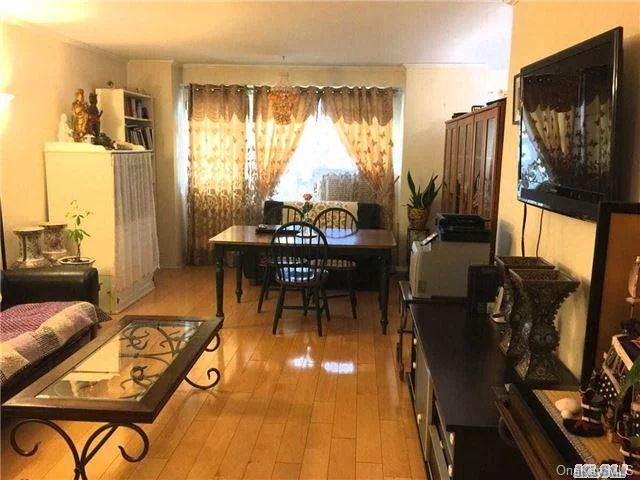 The Largest 2Brs With 2Baths Apt Located In Luxury Very Well Maintained And Financially Sound Building In The Heart Of Flushing.Corner Unit 3 Exposures Provide Natural Light All Day. Hardwood Floor Throughout, Marble Bathrooms And Generous Closets. Short Walking Distance To 7 Train, Lirr, Bus Qm2 To Midtown, Supermarkets, Restaurants, Shopping Center And Much More......