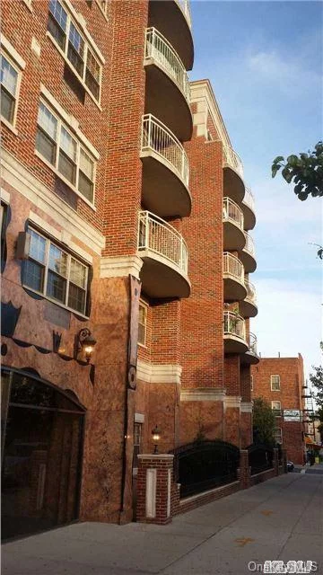 1 Br Appt, Tenant Occupied, Excellent Condition, Convenient T All.