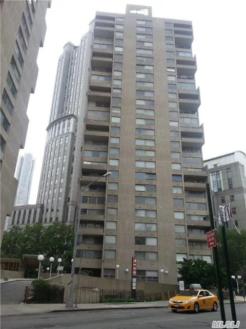 Electricity $102/M, Maintenance $880/M, Spacious Alcove Studio On 22th Fl, 24Hrs Doorman, Luxury High-Rise, Has Two Seven Feet Windows With Great View, Cac, 2Large Closets, Approx 550Sqft , Long Entrance In Studio, Landscaped Garden, Laundry Rm, In Heart Of Chinatown/City Hall/Civic Center, Convenient To All Amenities.