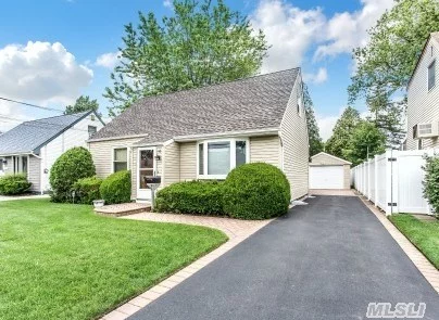 Mint, Clean, Bright, Turn-Key Home. Hardwood Floors, 2011 Cac, Roof, Siding, Pavers, &Windows. 2008 Granite Counter Tops, Glass Backsplash, Dishwasher & Stove In Eik, New Gorgeous Bath In 2008, 2013 Hw Heater W/ 2015 Expansion Tank, New Fully Fenced In Beautiful Yard, In Ground Sprinklers, Alarm, 2009 Washer/Dryer, Near Shopping, Houses Of Worship & Parks, Hurry! Beautiful