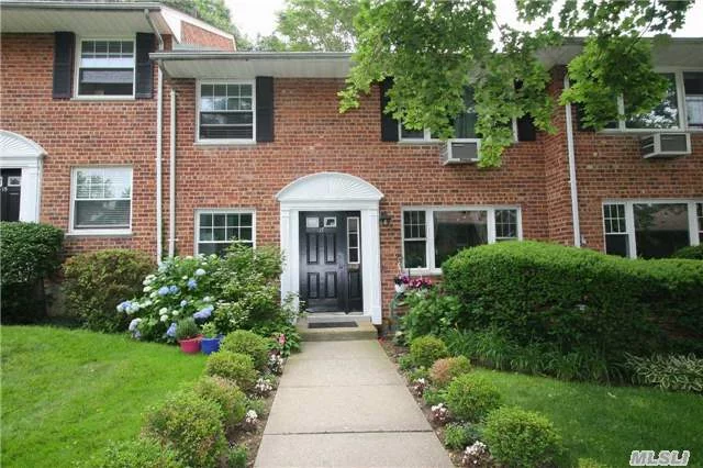 Fabulous 1st Floor Co-Op. 2 Br, 1 New Bath.New Eik W/ Washer/Dryer.Lr/Dr W/Molding.Hw Floors.New Windows.Updated Plumb & Elec.Tons Of Closets/Storage.Dog Allowed W/Bd Approval.Shared Backyard.Beautiful Gardens.Maint $895. Incl Heat, Hw, Re Taxes, Snow Removal.Commuters Dream.Close To Town, Rr & Harbor.