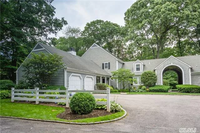 Spacious Nantucket Style 5 Bdrm Attached Unit In Matinecock Farms. Master On 1st Floor W/ His/Hers Bathrooms. Cozy Library, Large Eik W/ Deck And Living Room W/ Fp Leads To Blue Stone Patio. Nearby Golf, Boating, Village Shops. Hoa Dues $4, 000./Year + $660. Accessment For 4 Years.