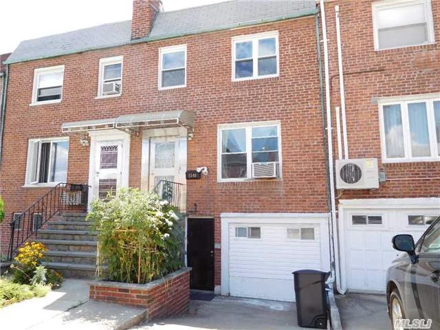 Cozy Townhouse In The Prime Of Fresh Meadows, New Paint, Hardwood Floors Throughout, Updated Kitchen, Windows, And Bath. Walk-In Full Finished Basement, Washer, Dryer And Private Driveway. Close To All.