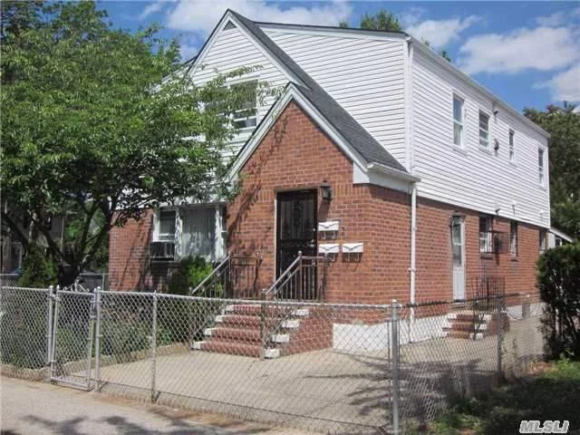 Legal Two Family, Park Like Property With 5 Bdrms, 3 Full Baths And Updated Kitchens And Bathrooms In Mint Condition. Sits On Midblock Location Yet Close To Public Transportation, Shopping, Houses Of Worship. A Rare Opportunity To Own An Income Generating Home In New Hyde Park, Queens.