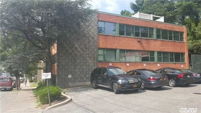 Fully Remodeled Office Building Has A Space Available On The Third Floor For 880 Sq Ft . The Owner Will Build To Suite For The Right Tenant. Other Spaces Also Available In The Building.