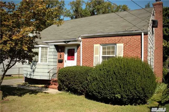 Charming Cape, 4 Bedrooms (2 Up 2 Down), 1 Full Bath (Down), Lr, Kit., And Den/Family Room. Needs Tlc. Make It Your Dream Home.