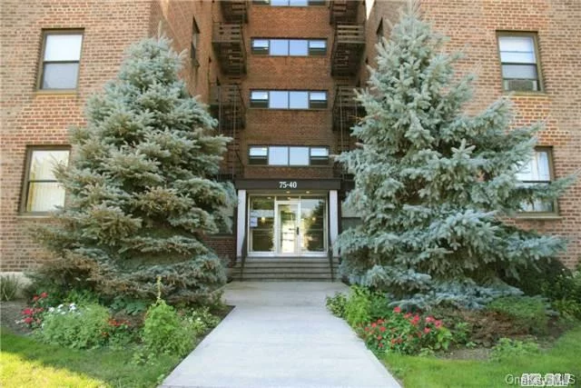 Gorgeous Apartment Boasting Natural Sunlight With Hardwood Floors And Lots Of Closet Space. Living Room And Bedroom With Back Lawn Views. 1 Bedroom And Full Bathroom, With Formal Dining Room, On 1st Floor Of This Amazing Building With Parking Close By And Access To Community Pool And Other Amenities.