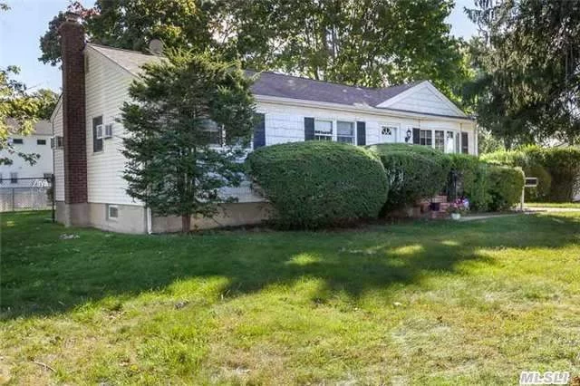 Wonderfully Maintained 3 Bed-2 Fbth Ranch Boasting Flr, Large Country Kitchen W/Dining Area W/Sliders To Covered Patio, 3 Bedrooms, Full Bath On Main Level. Lower Level Includes Family Room W/Wet Bar, Full Bath, Craft Room, Fenced Yard, Many Updates.