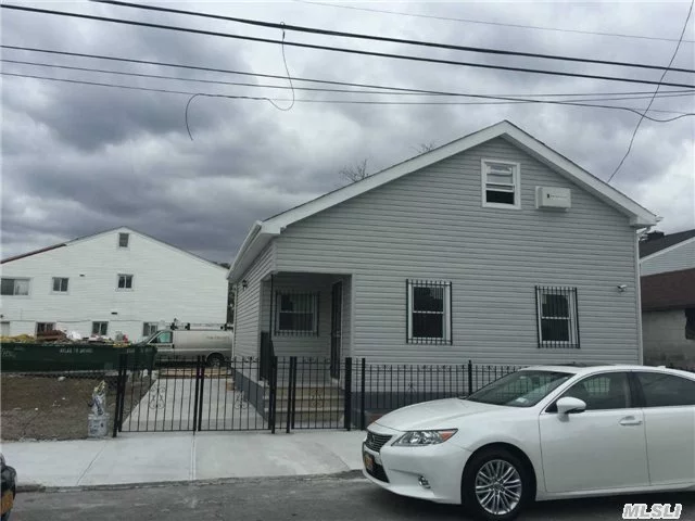 Excellent Newly Renovated One Family In Far Rockaway.This Mint Property Includes 3 Bedrooms 3 Full Bath On A Nice Size Lot With A Private Driveway And A Separate One And A Half Car Garage. Master Bedroom Includes Master Bath.Eat In Kitchen Has Granite Countertops Stainless Steel Appliances. Bamboo Hardwood Floors. Close To Schools Shopping Transportation. Priced To Sell!!