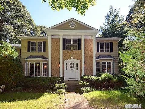 Gracious Colonial Set On 5 Acres