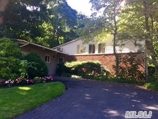 Beautiful Open Floor Plan On This Sprawling 4 Bedroom Split. Formal Dining Room, Living Room W/Fireplace, Modern Den W/Bar, Eat In Kitchen, All Updated Baths W/Marble/Tile, Full Basement, 3 Skylights, Hardwood Floors Throughout. Gorgeous Vaulted Ceilings & Private Backyard. Extraordinary Find All On A Cul-De-Sac Dead End Street! Ideal Location, Wont Last!