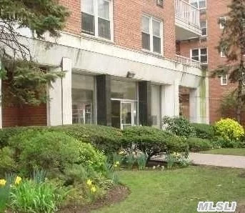 In Center Of Downtown Flushing, Big Balcony, Nice Condition, Swimming Pool, 24Hrs Doorman, Convenient To All.