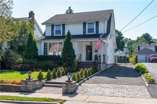 Commuters Paradise! Pristine Turnkey 3 Bedroom 2.5 Bath Dutch Colonial Located Close To Lirr & Shoppes. Features Of This Immaculate Gem Include, Expansive Lr & Dr, Eik, Sun Drenched Family Room And Magnificent Outdoor Living Space With Fiberglass Pool And Mature Private Landscaping.