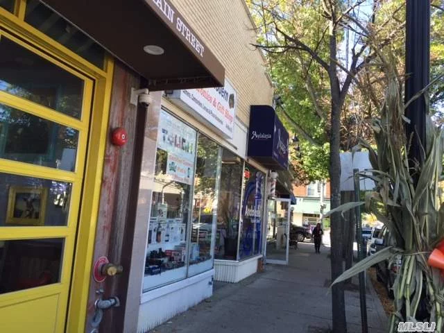 Location !! Location !!. This Property Is Located On Major & Heavy Traffic Road. Great Investment Property, Fully Occupied Tenants. Hair Salon Has Lease By 12/2016, Elctronics Has A Lease By 3/2021. 3% Yearly Escalation.