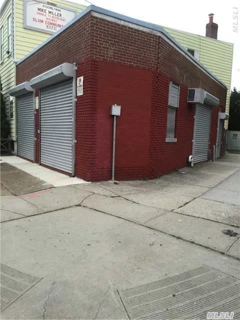 Brick Construction Building On The Corner. Good For Motor Vehicle Repairs And Body Shop, Etc....