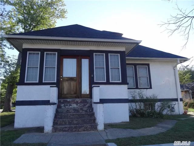 Unique Vintage Colonial W/Lg. Living Room & Dining Room, Great For Entertaining! Brand New Roof, 10&rsquo; Ceilings, Wood Floors, Oil Steam & Hw Heater, Replacement Windows On The 1st Floor. Large Yard W/Detached Garage. Great Family Home Or Professional Location! Bethpage School District#21...Near Schools, Stores & Transportation!