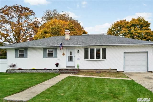 Lovely Ranch Features Large L/R W/Fp, Large Eik W/Da, Hardwood Flrs Thruout, F/Bsmt With Laundry Rm And Cedar Closet, Att Gar, Vinyl Fenced Yard, Igs, Close To Airport And Railroad