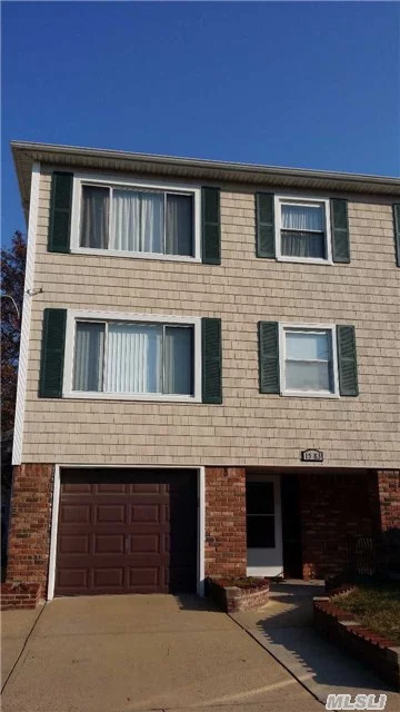 Duplex Very Spacious 3 Br, 2 Bath Apartment, Eik, Laundry Closet With W/D, Parking For 2 Cars, Very Bright With A Lot Of Windows Close To Transportation, Bay Terrace Shopping Center, Express Bus To Nyc, Little Neck Park, Marina And More, Bell Blvd, Norther Blvd. And More.........