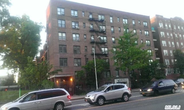 Bright Corner Unit With Huge Terrace, All Rooms Have A Window, Excellent Convenient Location, Two Entrances From 35 Ave & Northern Blvd/Bowne St With 6 Line Buses, Near Supermarkets, Library, Postal Office & Macy. 8 Minutes Walking To #7 Subway, 10 Min To Lirr, Pets Friendly And Can Be Sublet After 2Years. Flip Tax $2100 Pay By Seller.