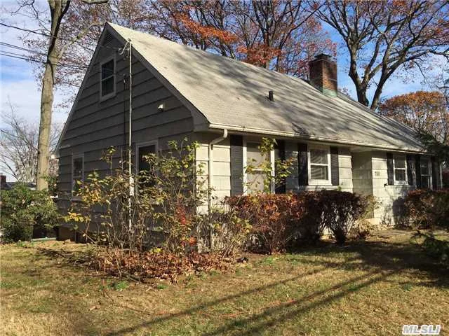 Expanded Charming Cape With Tremendous Potential And Value W/ Water Views. Located In Mill Neck Estates With Private Beach And Mooring Rights. Wooden Floors Throughout. Large, Private Yard. Needs Updating. Short Sale - Wonderful Opportunity To Buy In Beach Community. Annual Association Dues