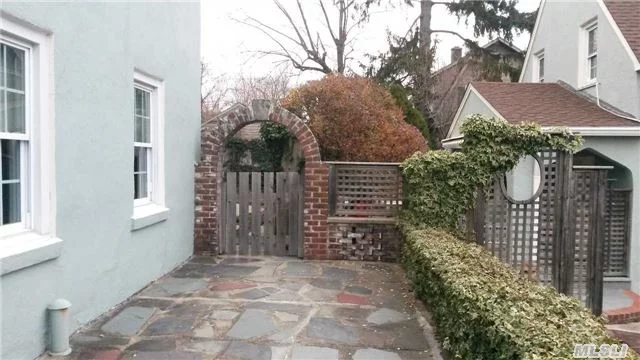 Charming And Unique Private Garden Apartment. Newly Updated And Renovated Eat In Kitchen And Bathroom. Large Living/Dining Room And Over Sized Bedroom With Walk In Closet. Half Mile To Sea Cliff Train Station. No Smoking, No Pets