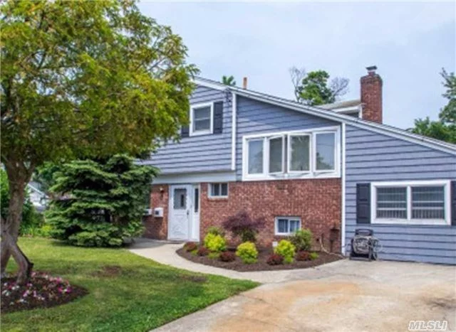 Beautiful, Well Maintained, 4 Br, South Of Montauk On Private Cul De Sac Off Dead End Street On Parklike Grounds. No Thru Traffic. Close To Babylon Village And Train. 1 Hour To City, 10 Minutes To Beach. Desirable West Islip Schools. Priced To Sell. No Flood Insurance Needed. Info To Be Verified By Purchaser/Agent Prior To Contract.