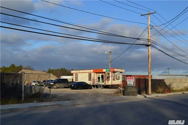 Rare Opportunity To Purchase A Scrap Metal Or Junk Yard In The Town Of Brookhaven.. Existing Permit For Scrap Metal Processing, Vehicle Dismantling, And Junkyard Use. The Property Produces An Income Of $228, 444 Gross Per Year.
