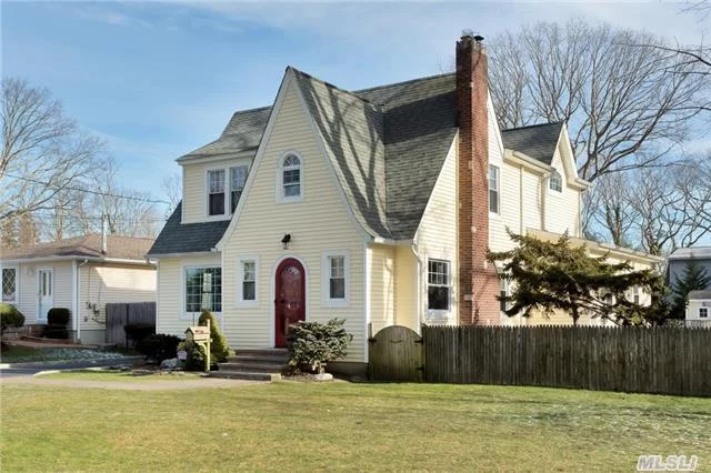 All Renovated Tudor - 3Br, 2.5Bth, Family Rm W/Fpl, Fdr, Updated Eik W/Ss Appls, Flr, Open Floor Plan, Cac, 2, 200 Sq. Foot Patio, New Roof, 8X14 Shed With Electric, Heated Saltwater Pool, 200 Amp Electric.