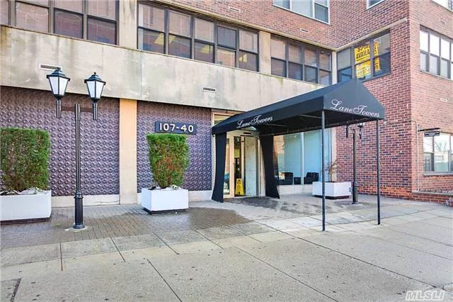 1 Bedroom Coop Corner Unit On 8th Fl In Forest Hills, Queens. Soundproof Windows! Access To Rooftop Patio, Storage&Bicycle Room. Each Floor Has Washer&Dryer. Maintenance Includes: Cooking Gas, Cac, Water, Heat. 24 Hr Security Guard, Conveniently Located Between Queens Blvd&Austin St, Close To Shops, Restaurants, Movie Theater. Min To E&F Trains At 71 Ave & L.I.R.R.