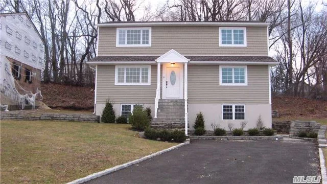 Wonderful 4 Brms House, Like New, Totally Redone, Fabulous Eik, Cac, All New Bathrooms,