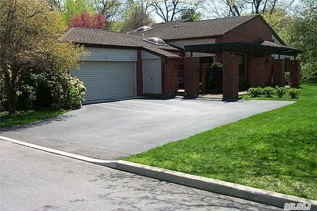 Estates 2 - Most Desirable Belaire Ranch. Located In Cul-De-Sac With Tranquil Private Back Yard. New Windows And 2 New Baths. Living Room, Formal Dining Room, Eik, Den, 2 Bedroom, 2.5 Baths, 2 Patios, Manhasset School District. Low Taxes And Common Charges. Gated Community With 24/7 Security, Pool, Tennis, Clubhouse. Close To Lirr And Shopping. A Rare Gem!