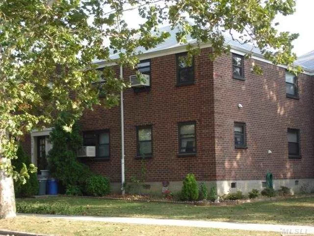 Beautiful 3.5 Room Co-Op In Clearview Gardens. Includes Living Room, Alcove Dining Room, Kitchen, 1 Bedroom, 1 Bathroom, And Attic. Great Location And Price. Low Maintenance Fee Includes All Utilities And Taxes. Near Shops, Schools, And Express Bus To Manhattan. A Must See!