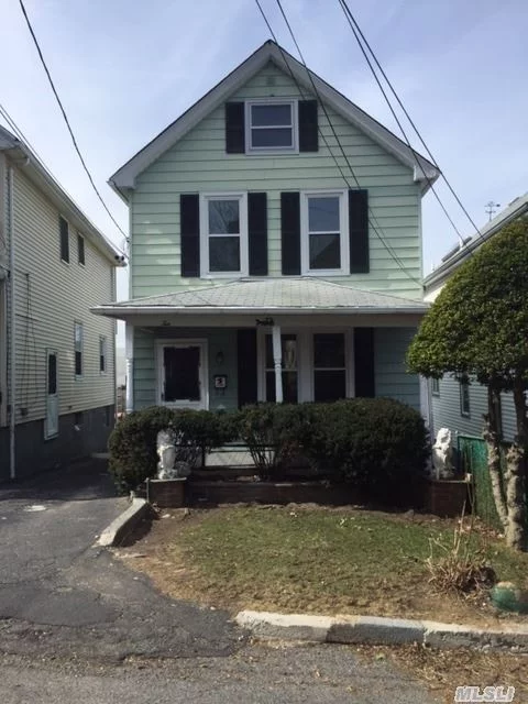 Whole House For Rent, Fully Detached, Renovated, 2 Bedrooms, 2 Full Baths, Hardwood Floors On The First Floor, Carpet On The Second Floor, Formal Dining Room, Eik, Full Basement Access And Use. The House Is Conveniently Located Close To All, Train, Supermarket, Bus Stop And The Bay.