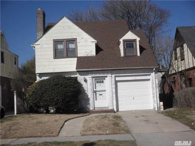 Southern Exposure Sunny House With Great Flow. Spacious Living Rm With Fireplace ! Formal Dining Rm. House Need Updates. Sold As Is Condition . Best School Dist#26, Closed To Shops. Walk To Q27 Bus To Flushing.