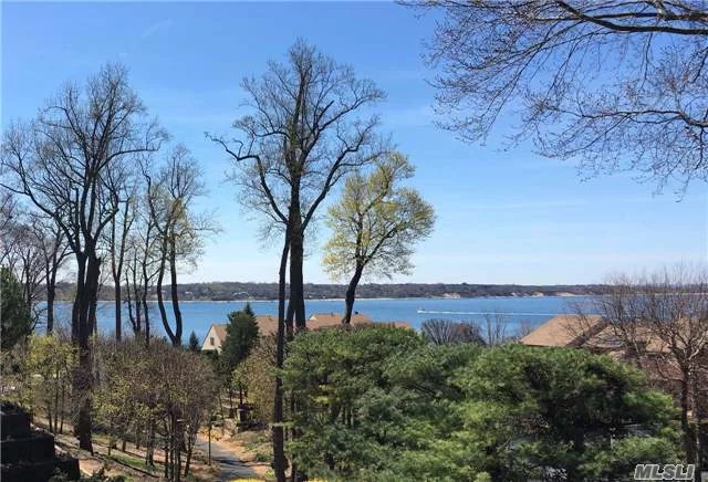 Enjoy Spectacular Water Views Of The Long Island Sound From Just About Every Room In This Wonderfully Spacious Home, An End Unit. With Soaring Ceilings, 2 Fireplaces, Walls Of Windows, Pool, Tennis, Mooring Rights, Boat House, It Is Paradise Found. Townhouse/Condo. Common Charges $700/Month.