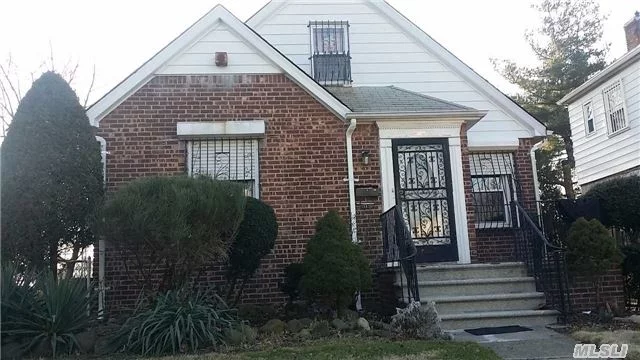 Well-Maintained , Clean Detached 1 Family In The Heart Of Fresh Meadows. Near Q30, Q88 Bus. P.S. 173, Ms 216, Flushing High & 188 St Business Districts. Lot 40X100; Building 26X42; 4Br, 2Ba, Tax $5734. Private Driveway + Garage. Corner Property W/ Spacious Yard For Gardening.