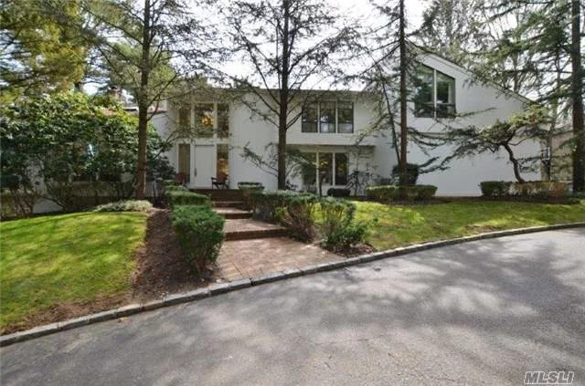 Spectacular 6 Br Colonial! In The Heart Of N. Syo! Grand Entry Foyer W/ French Doors To Deck, Gourmet Eik W/French Doors, Laund Rm, Bright Flr, Fdr, Handsome Den W/Fplc, Mstr Ste. W/Steam Shwr & Fplc, .6Br, 4.5Bth, Country Club Yard! 3 Car Gr, Full Fin Bsmt, Igpool, Clay Tenn Ct., Trex Deck W/Hot Tub, Hw Floors, Berry Hill Elem. Great For Multigenerational Family!