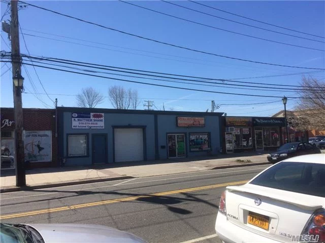 Great Location - Two Buildings (212 & 216) On Two Two Lots. Gas Heat, Street Parking. Property Features A 10 Foot Bay. Perfect Property For An Owner User Or Investor. Property Can Be Delivered Vacant.