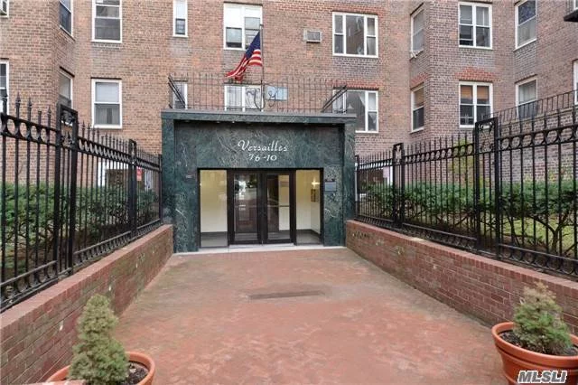 Large & Sunny 1 Bedroom Apt With Entry Foyer, Eat In Kitchen, Living Room/ Dining Room. Hardwood Floors. Windows To The Front And The Garden. Elevator And Pet Friendly Building.  Laundry Room And Garage Available. Sublet Allowed After 2 Year All Info Should Be Independently Verified. No Offer Considered Accepted Until Formal Contract Of Sale Is Fully Signed And Delivered.